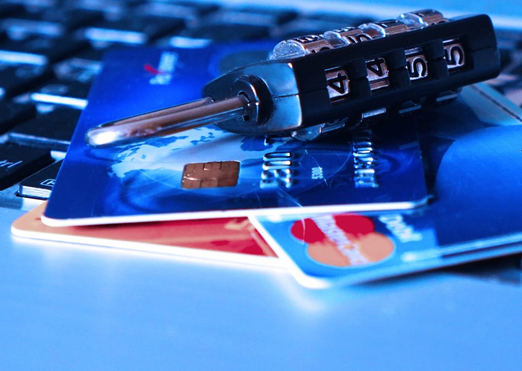 כיצד לבטל הגבלה על כרטיס אשראי